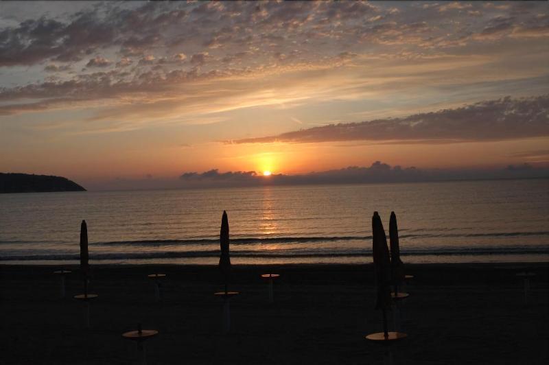 Hotel Villa Ambra ออร์เบเตลโล ภายนอก รูปภาพ